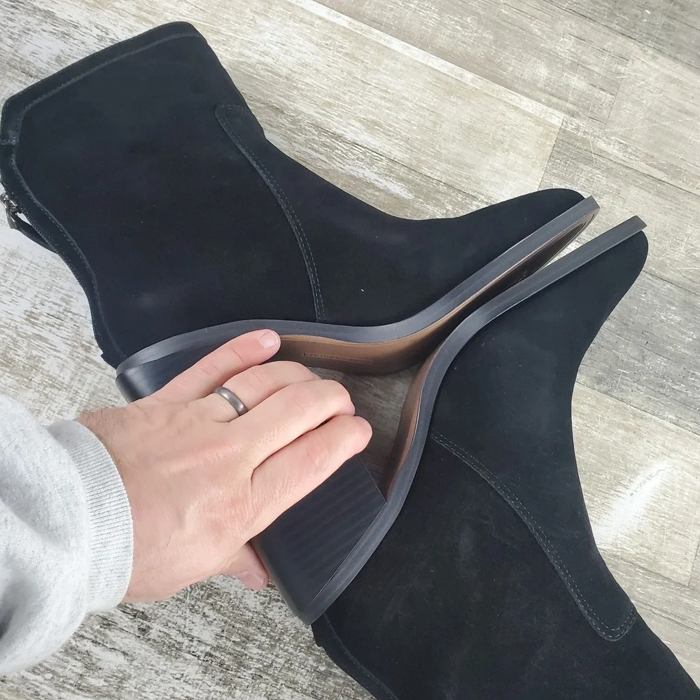 Vince Camuto Kortimy Boots Sz 7.5 Water Repellnt Suede Mid Shaft Black Zip Back